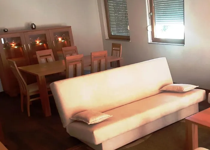 Arianna Mare 罗维尼